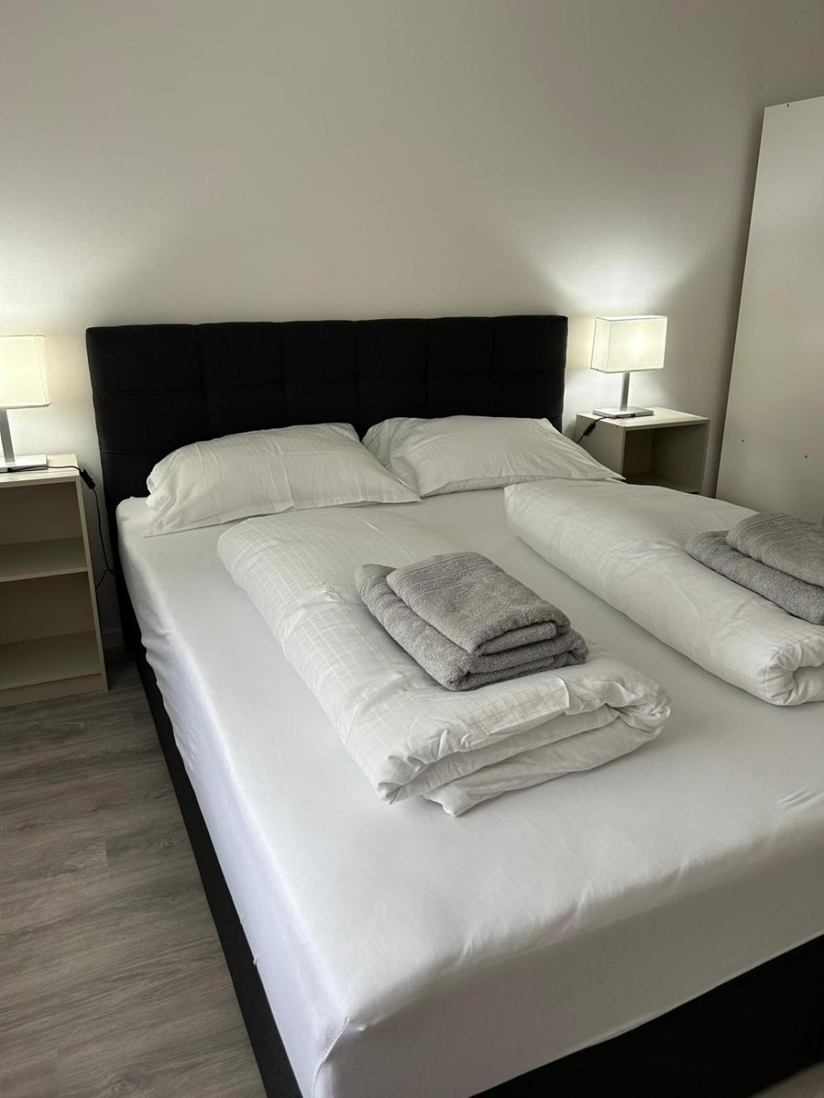 Kassel Lohfelden Monteur Und Family Qualitat Schmidt Ll Apartment Exterior photo